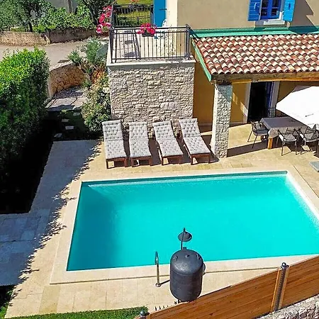 Pinia Comfortable Hotel