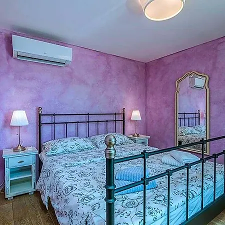 Pinia Comfortable 2*
