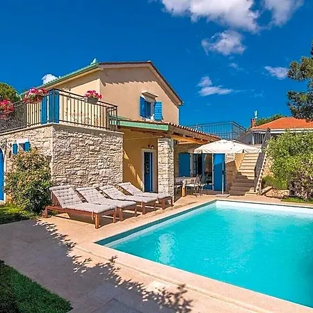 Pinia Comfortable 2* Krk Town