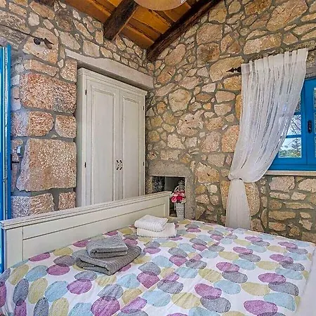 Pinia Comfortable 2*
