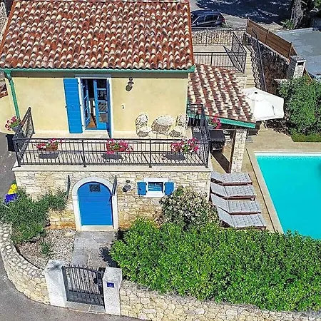 Pinia Comfortable 2* Krk Town